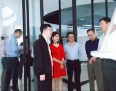 广东省工业和信息化局莅临乐动·官方端网站在线-乐动(中国)调研制造业创新中心建设情况